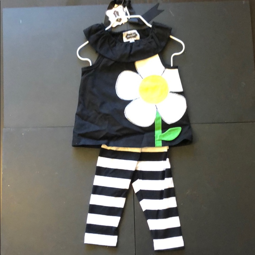 MudPie Petal Pusher Flower Petal Tunic/Legging Set
